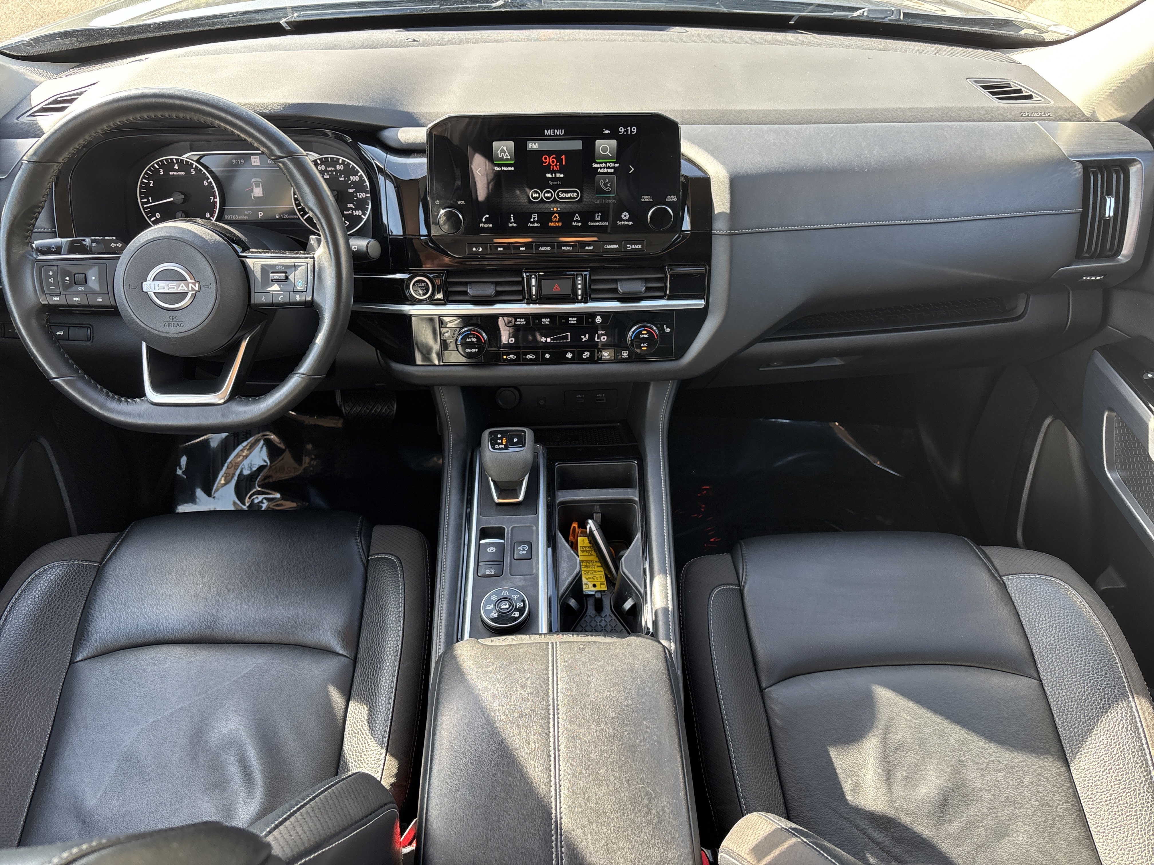 Used 2023 Nissan Pathfinder SL w/ Black Appearance Package AWD/4WD image 16