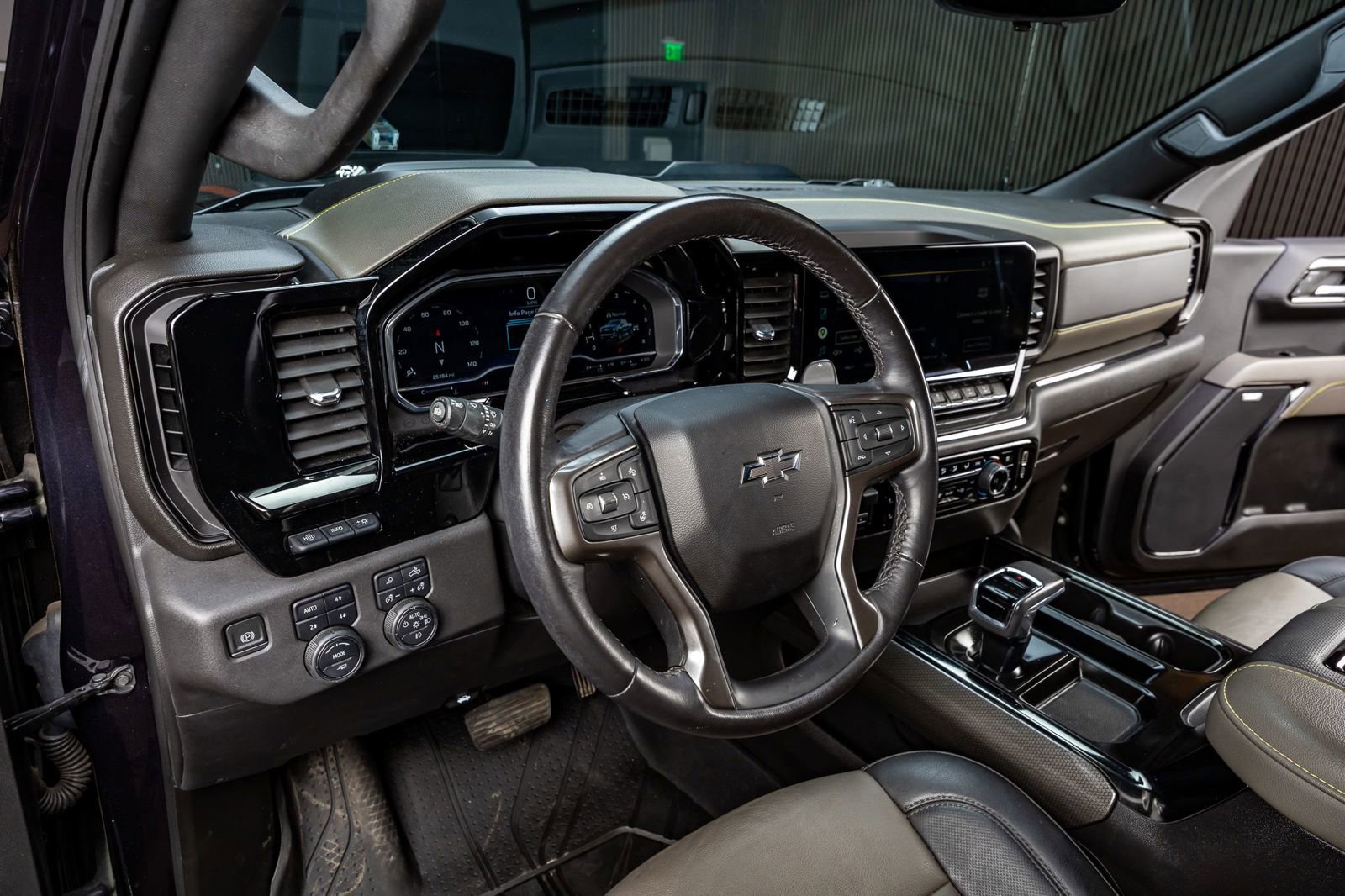 Used 2022 Chevrolet Silverado 1500 ZR2 w/ Technology Package image 17