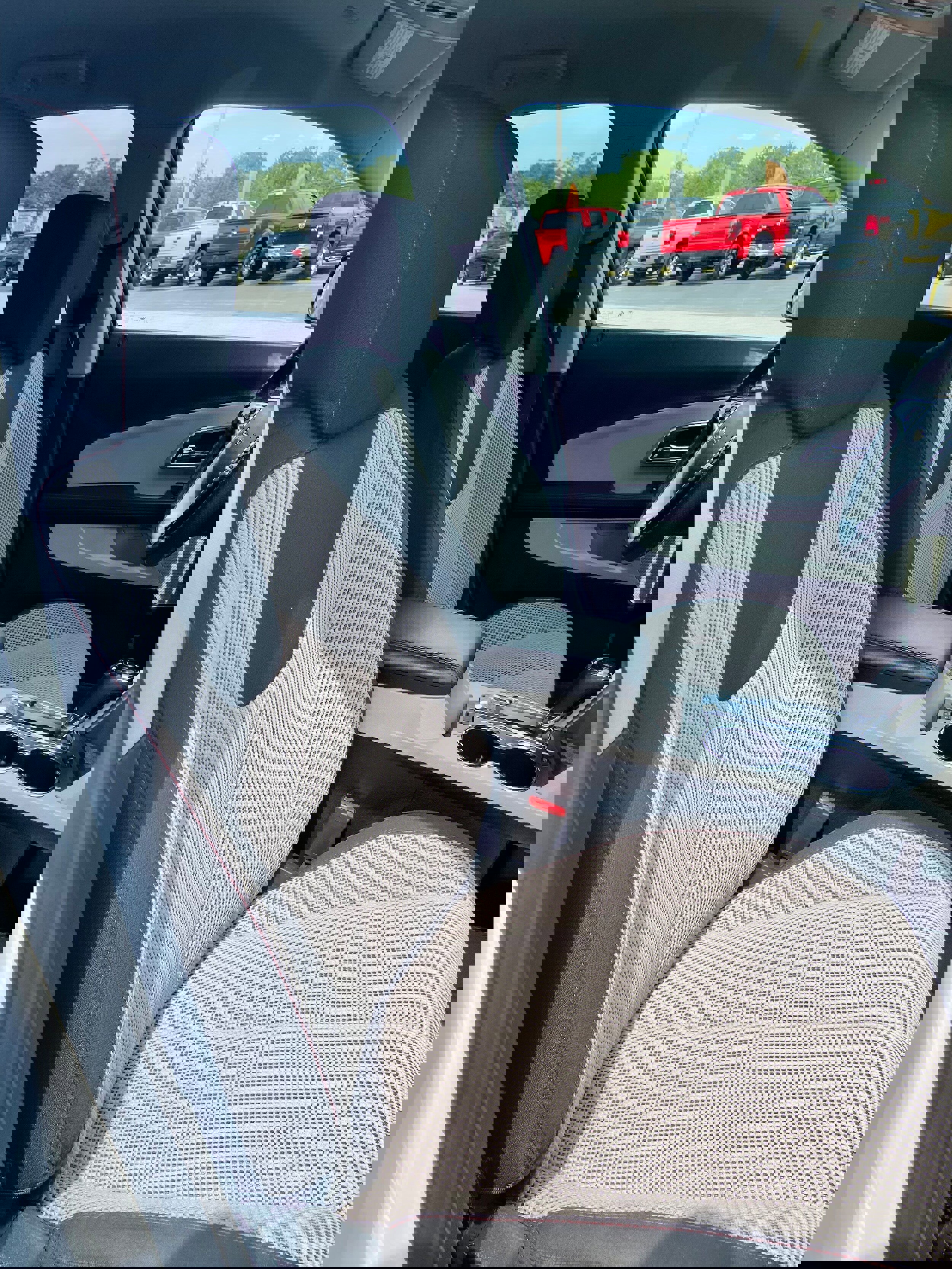 Used 2017 Chevrolet Equinox LT image 16