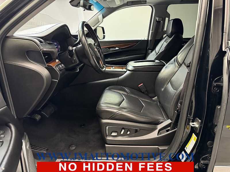Used 2017 Cadillac Escalade Luxury AWD/4WD image 13