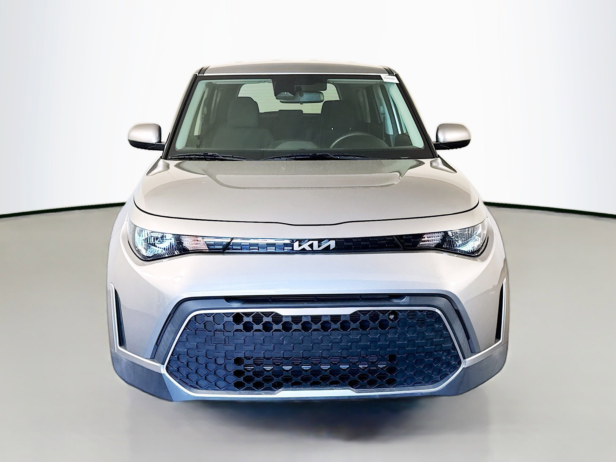 Used 2023 Kia Soul LX w/ LX Technology Package FWD image 2