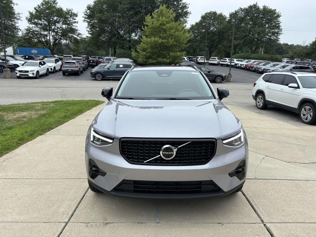 New 2026 Volvo XC40 B5 Plus w/ Protection Package Premier image 2
