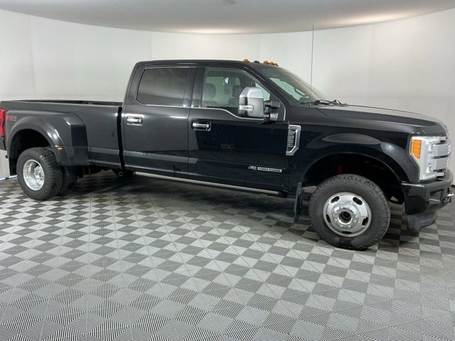 Used 2017 Ford F350 Platinum w/ Platinum Ultimate Package image 4