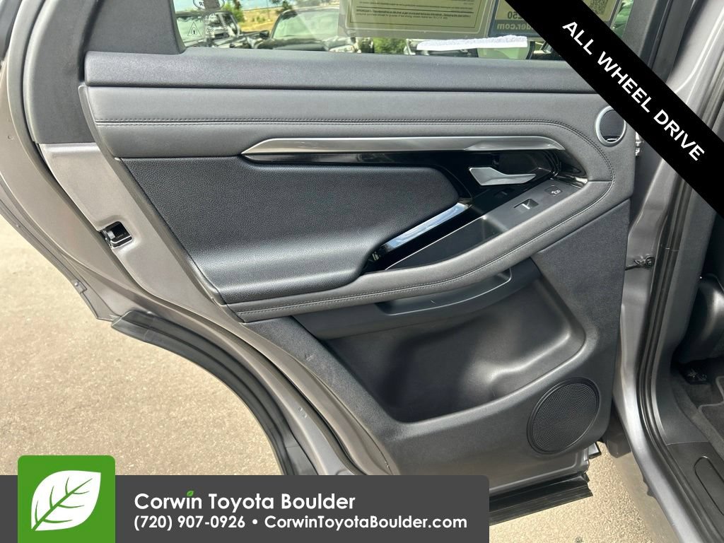 Used 2020 Land Rover Range Rover Evoque SE AWD/4WD image 19
