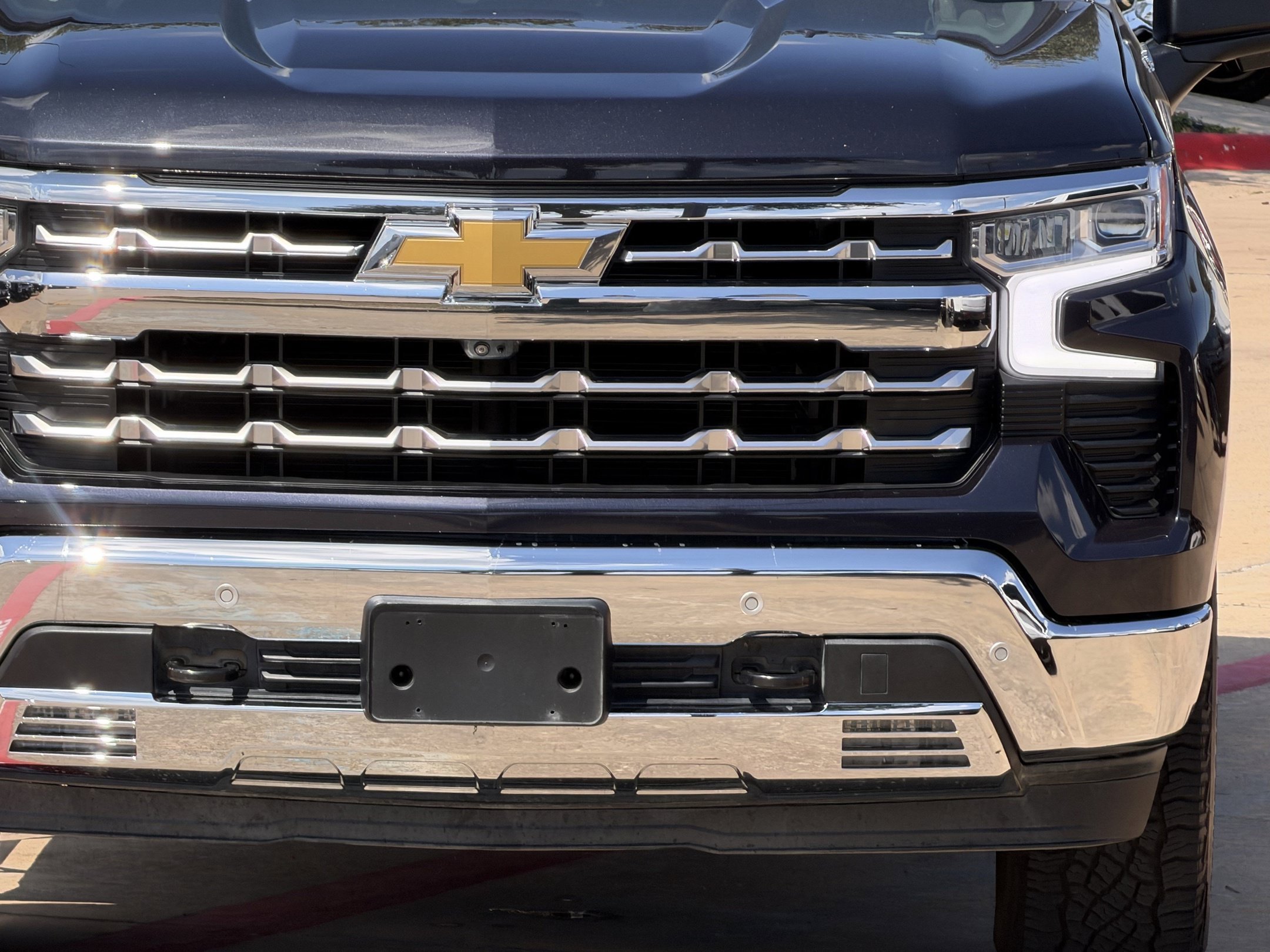 Used 2023 Chevrolet Silverado 1500 LTZ w/ LTZ Convenience Package II RWD image 11