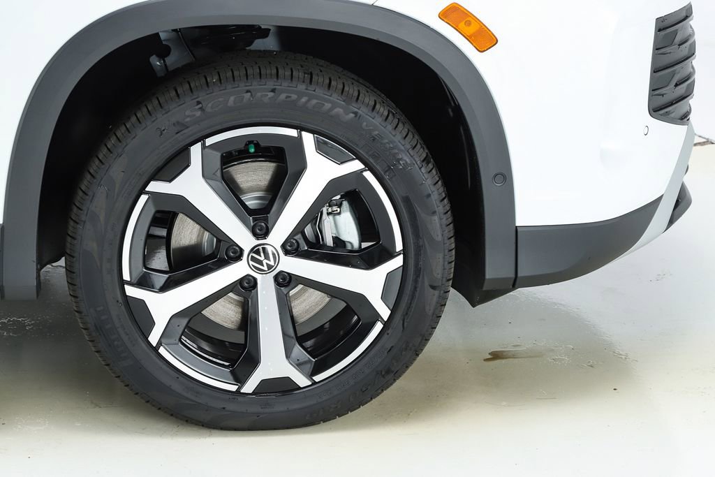 New 2026 Volkswagen Tiguan SE image 14