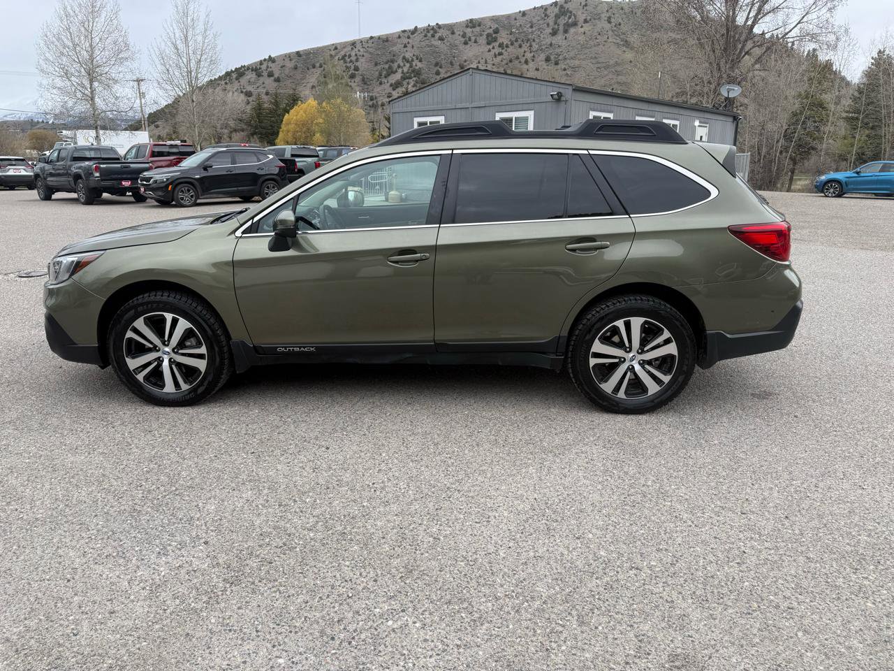 Used 2019 Subaru Outback 2.5i Limited w/ Popular Package #2 image 2