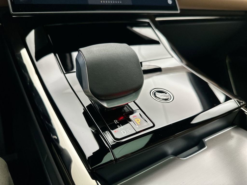 New 2026 Land Rover Range Rover Sport SE AWD/4WD image 20
