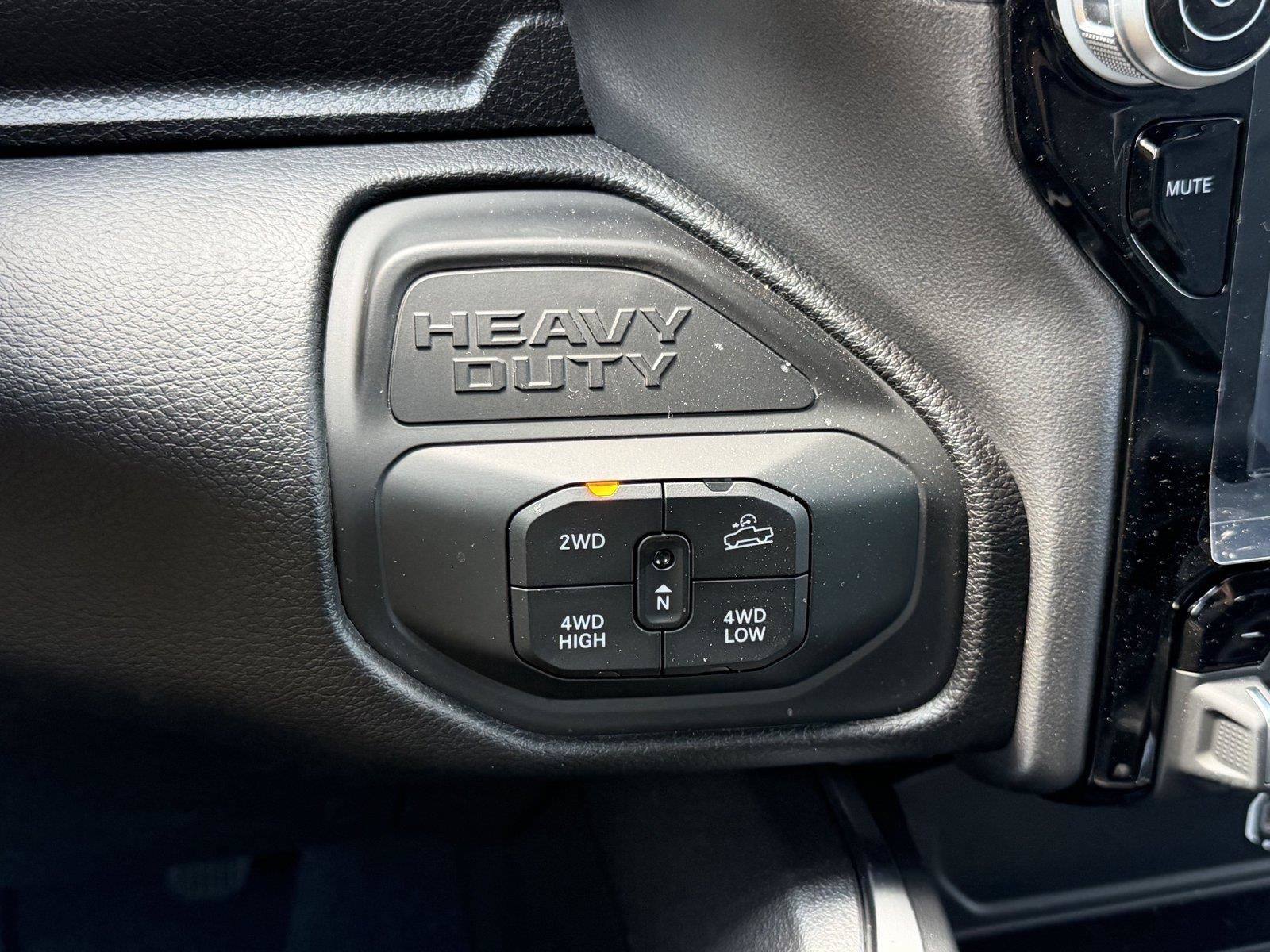 Used 2025 RAM 2500 Laramie AWD/4WD image 25