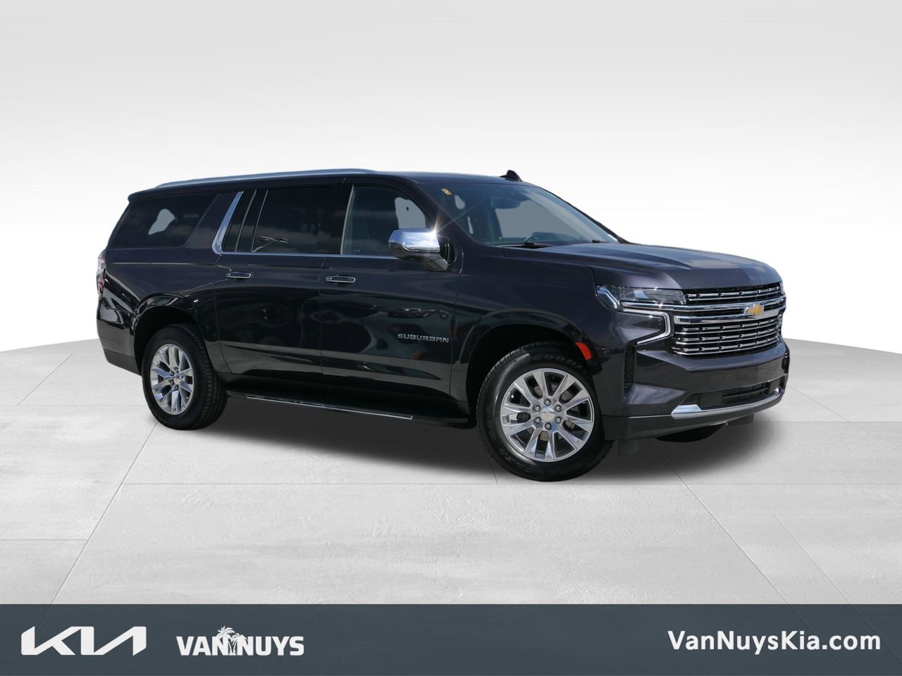 Used 2024 Chevrolet Suburban Premier image 1