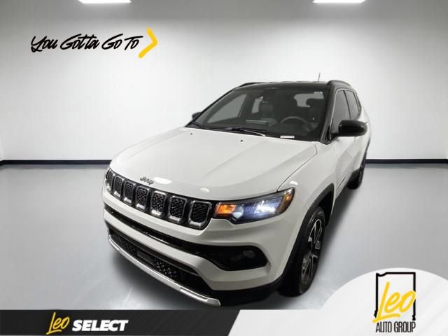 Used 2023 Jeep Compass Limited AWD/4WD image 1