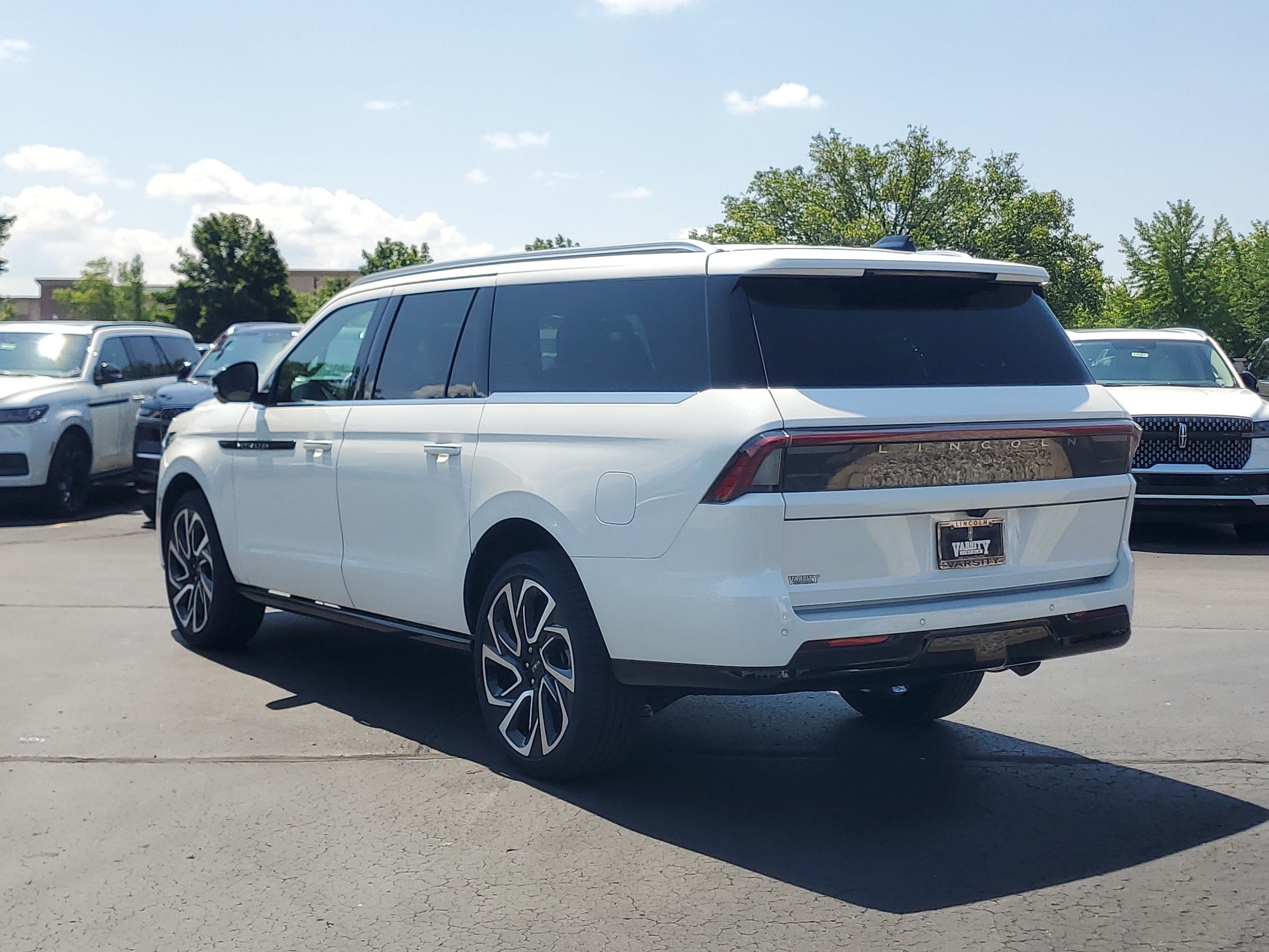 New 2027 Lincoln Navigator L Black Label AWD/4WD image 3
