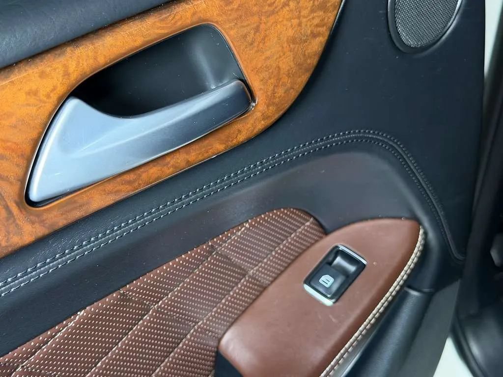Used 2015 Mercedes-Benz GL 550 4MATIC image 22