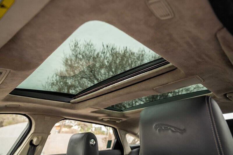 Used 2011 Jaguar XJ L RWD image 11