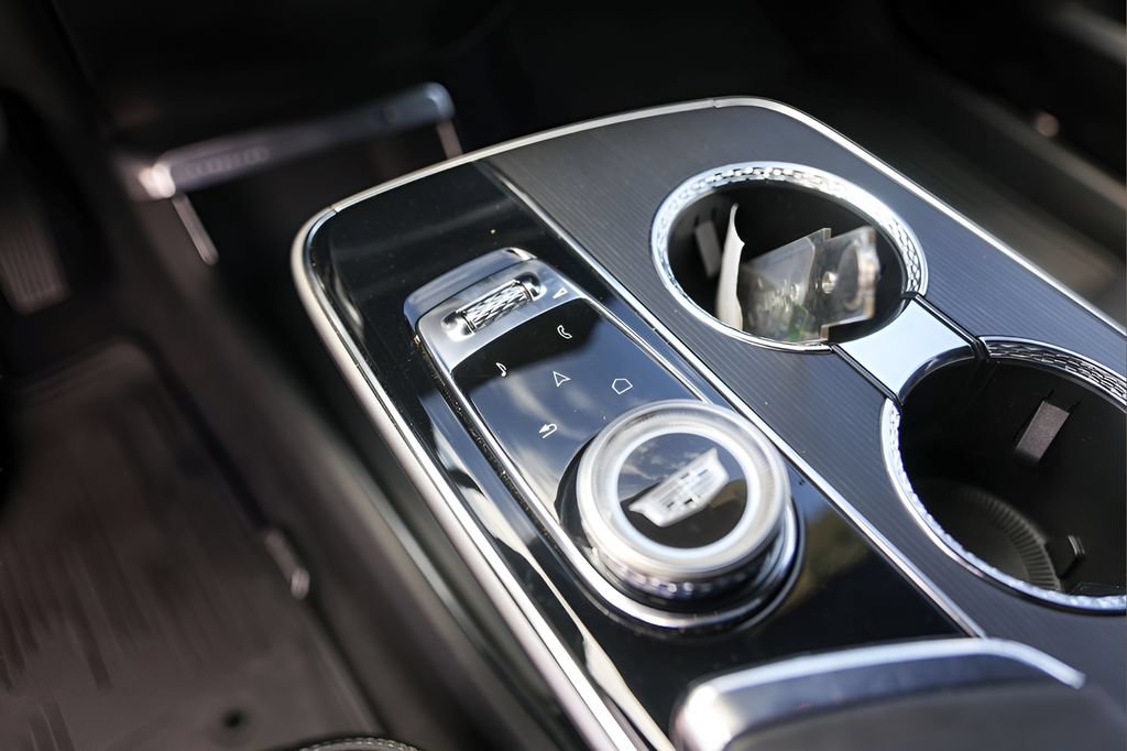 Certified 2024 Cadillac Lyriq Luxury AWD/4WD image 19
