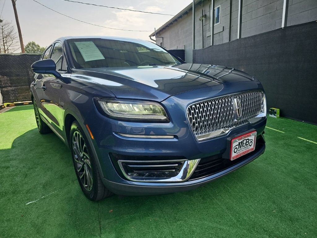 Used 2019 Lincoln Nautilus Reserve AWD/4WD image 2