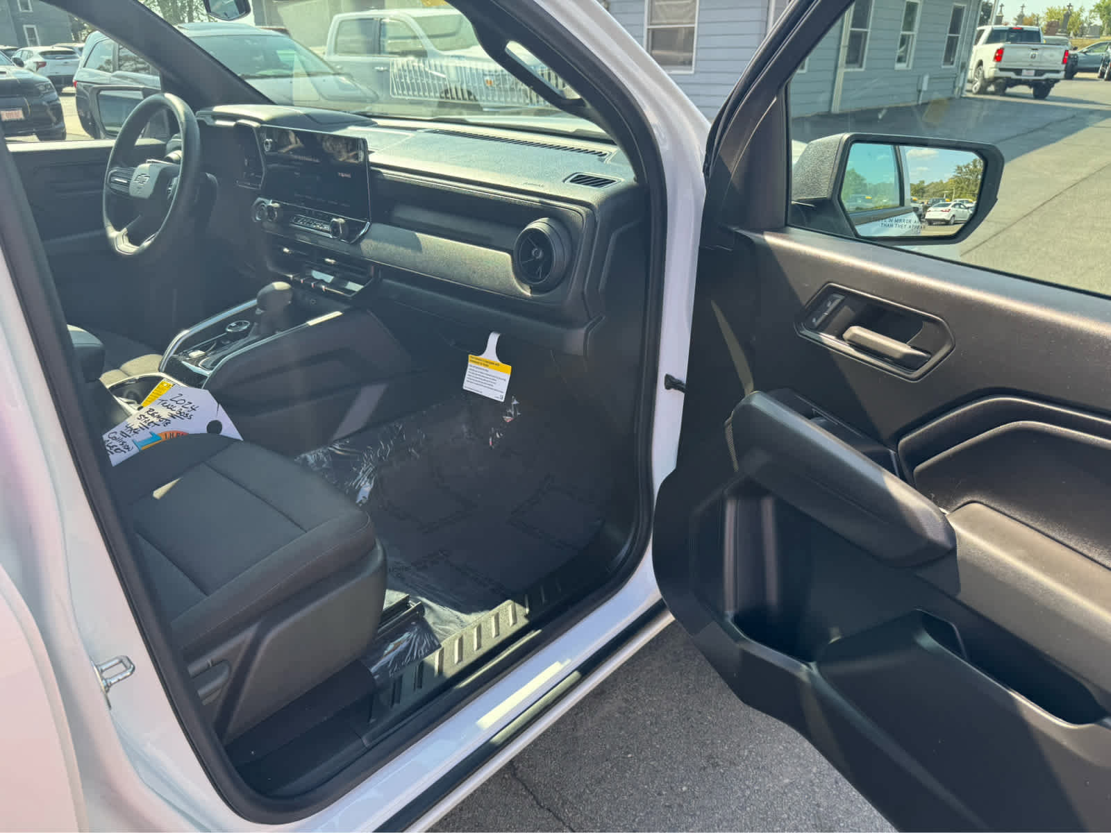 Used 2024 Chevrolet Colorado Trail Boss w/ Advanced Trailering Package image 17