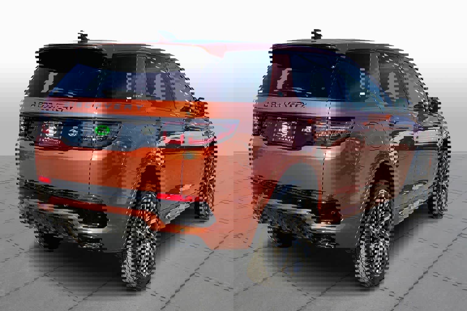 Used 2022 Land Rover Discovery Sport SE R-Dynamic image 12