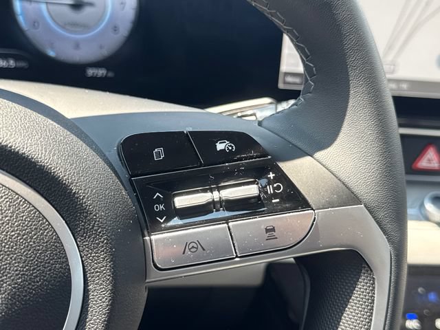 Used 2026 Hyundai Elantra Limited FWD image 29