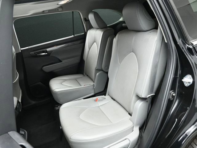 Used 2022 Toyota Highlander Limited image 15