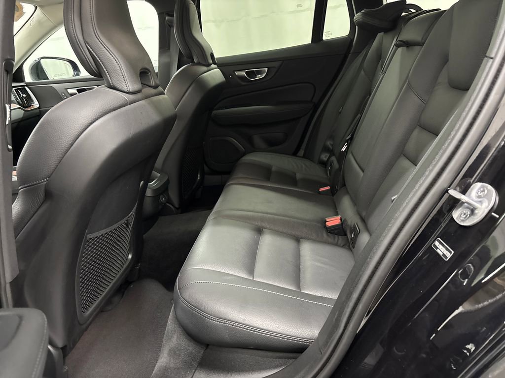 Used 2025 Volvo V60 B5 Cross Country Plus image 25