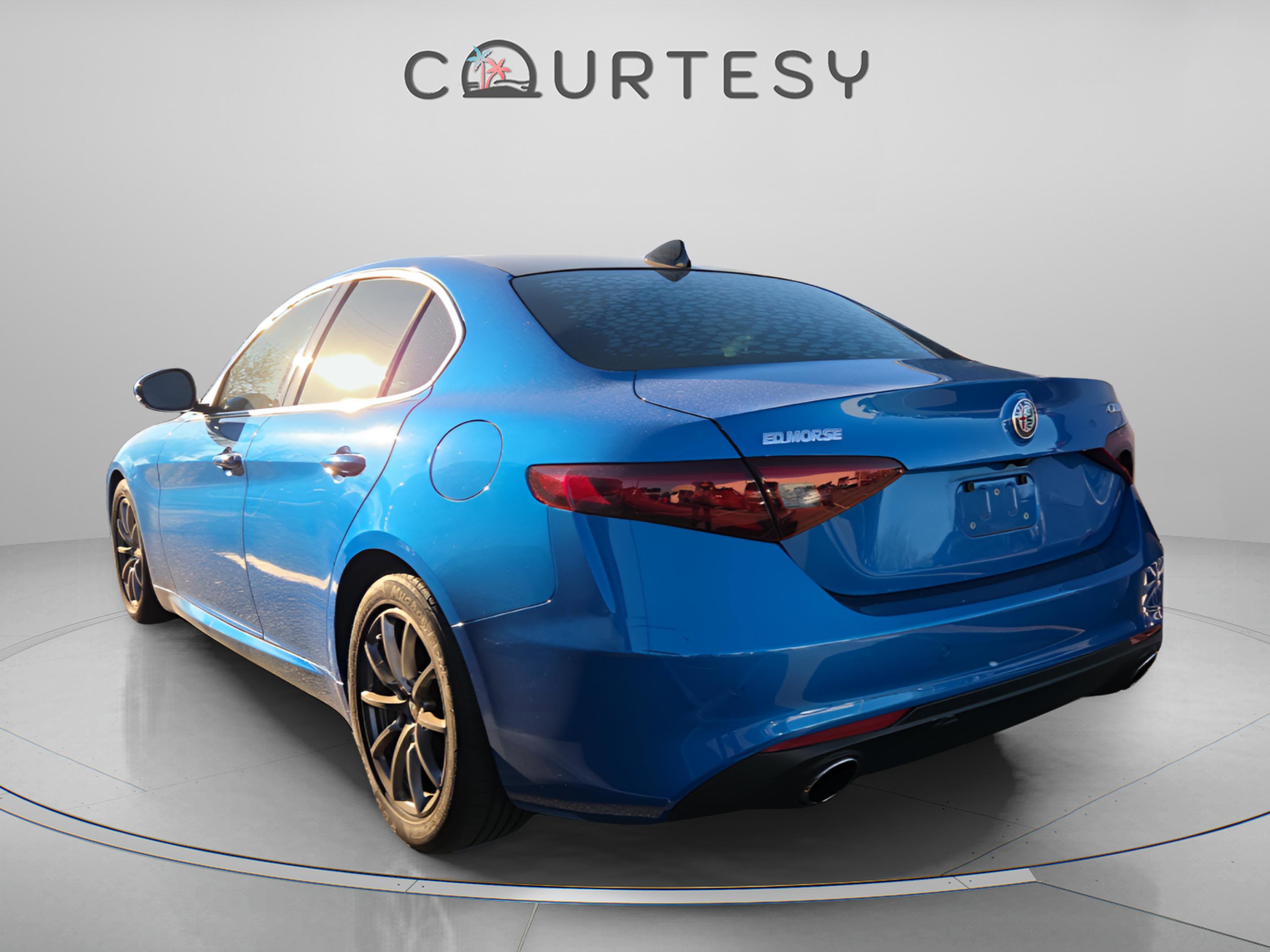 Used 2019 Alfa Romeo Giulia image 3