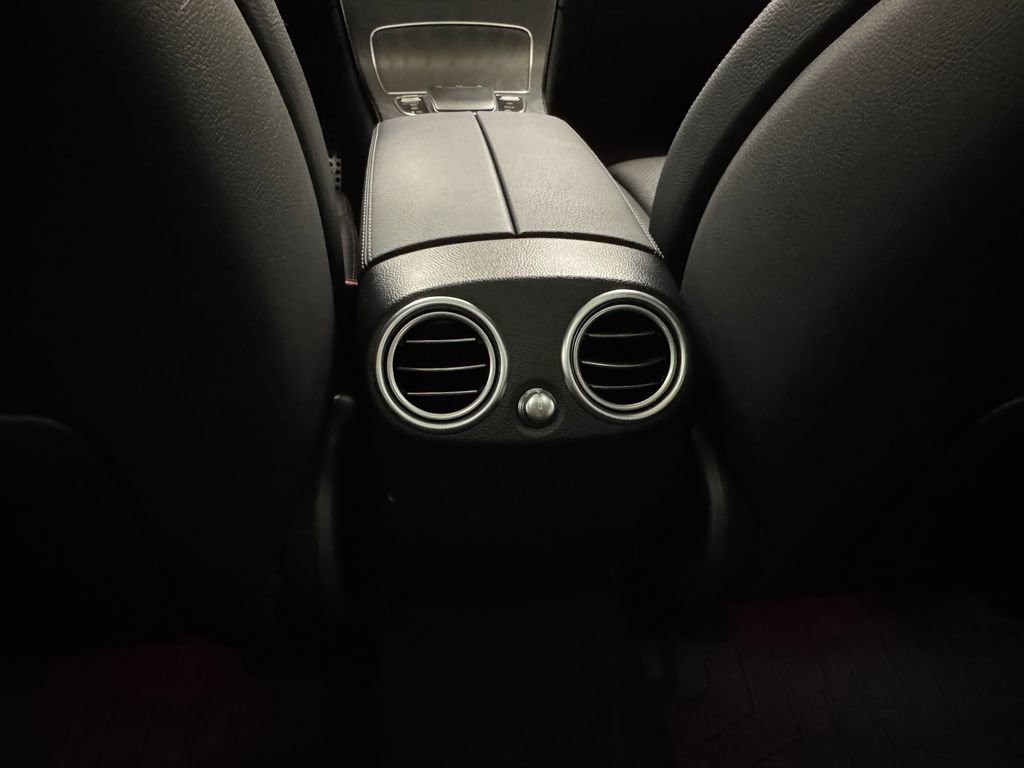 Used 2021 Mercedes-Benz GLC 300 image 26