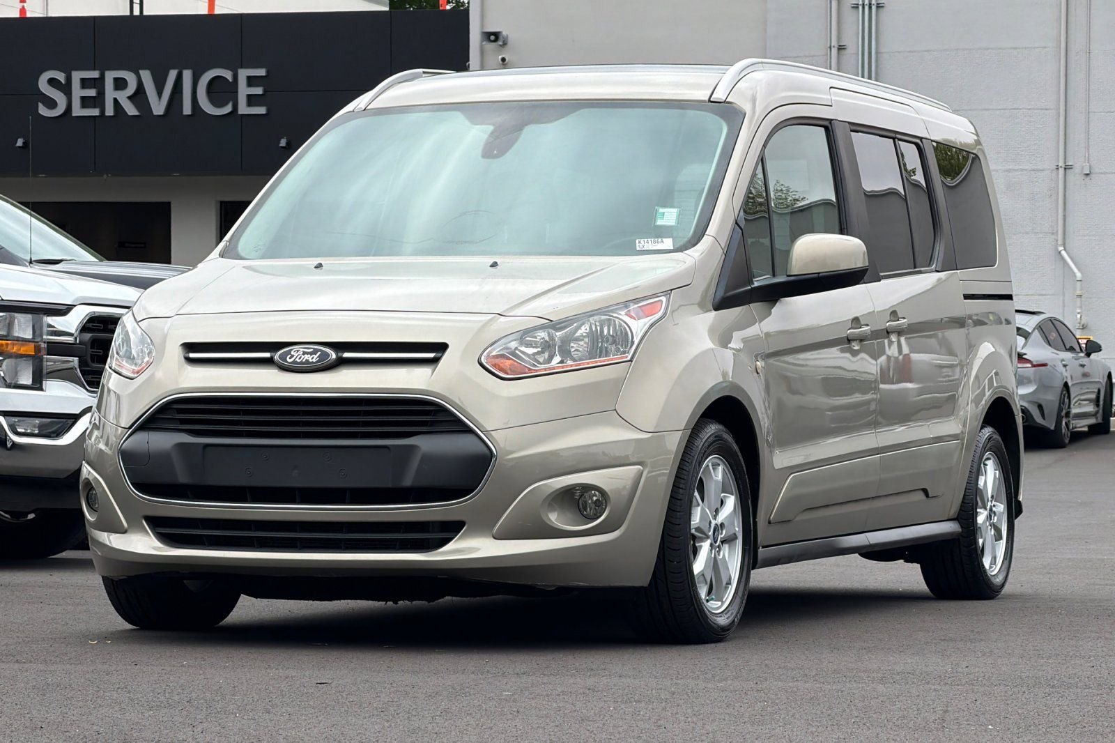 Used 2016 Ford Transit Connect Titanium FWD image 8