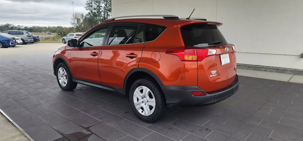 Used 2015 Toyota RAV4 LE image 8