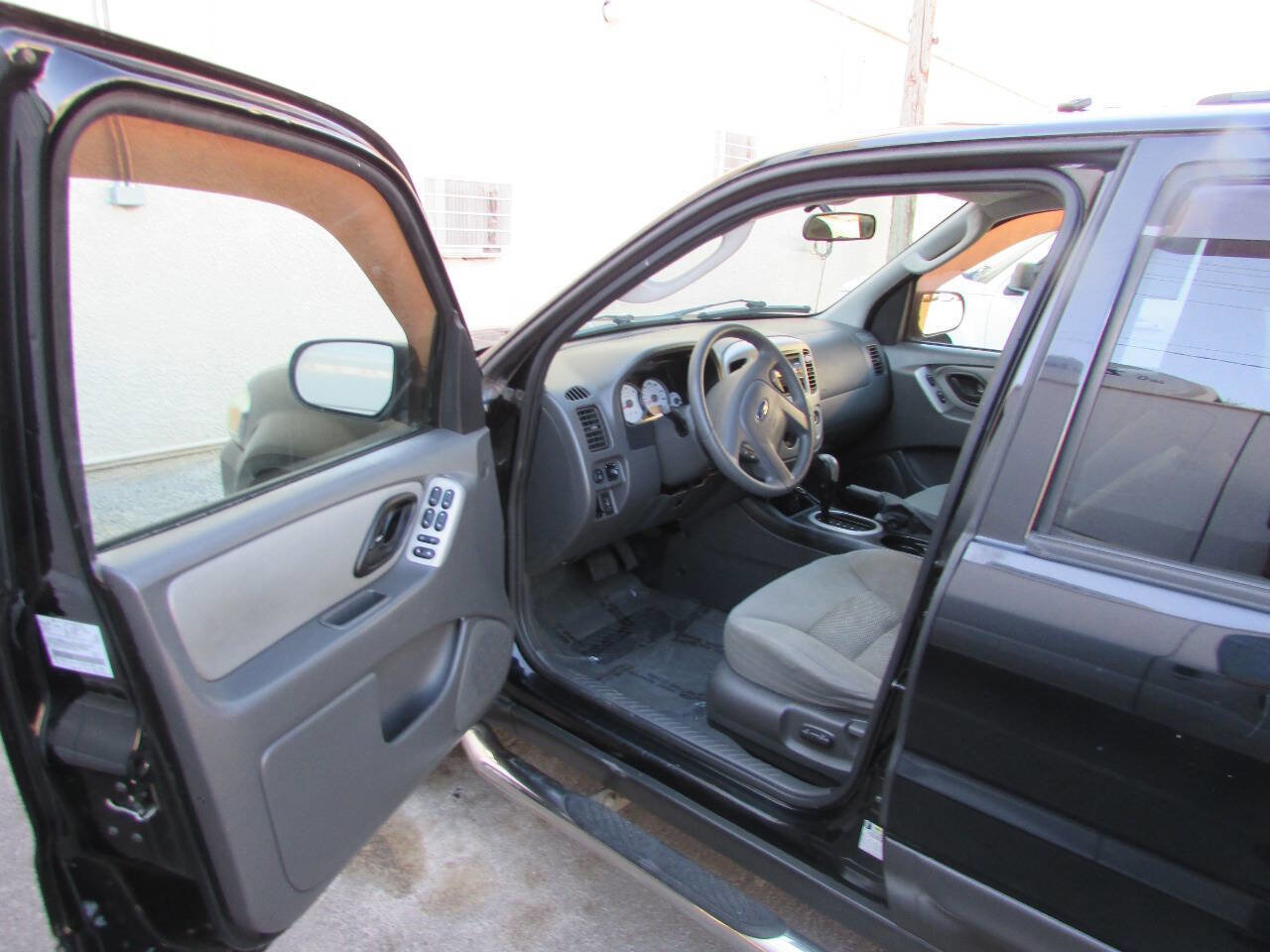 Used 2006 Ford Escape XLT image 8