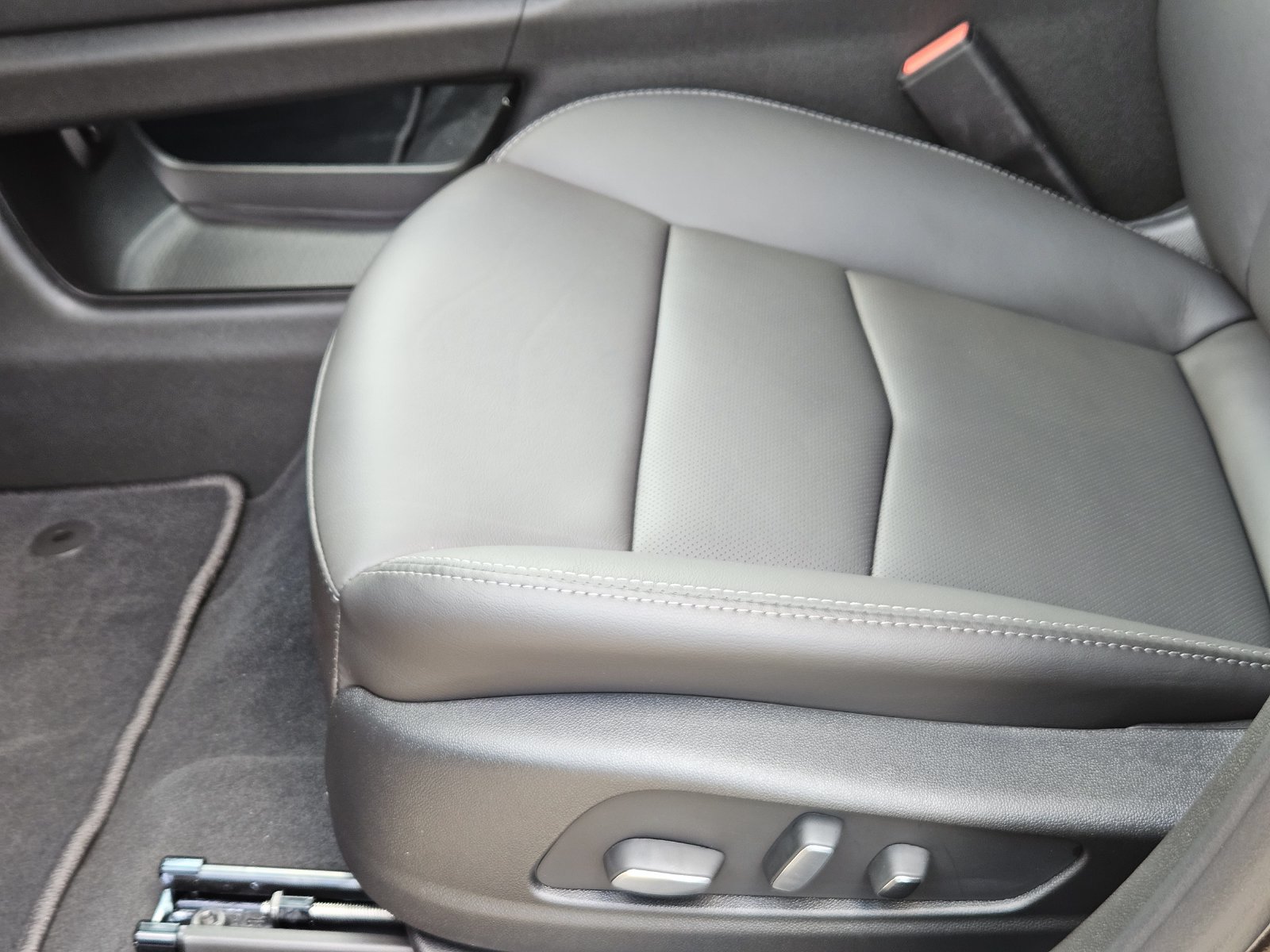 New 2026 Cadillac XT5 Premium Luxury w/ Driver Assist Package FWD image 27