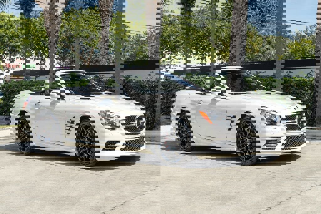 Used 2015 Mercedes-Benz SL 550 image 11