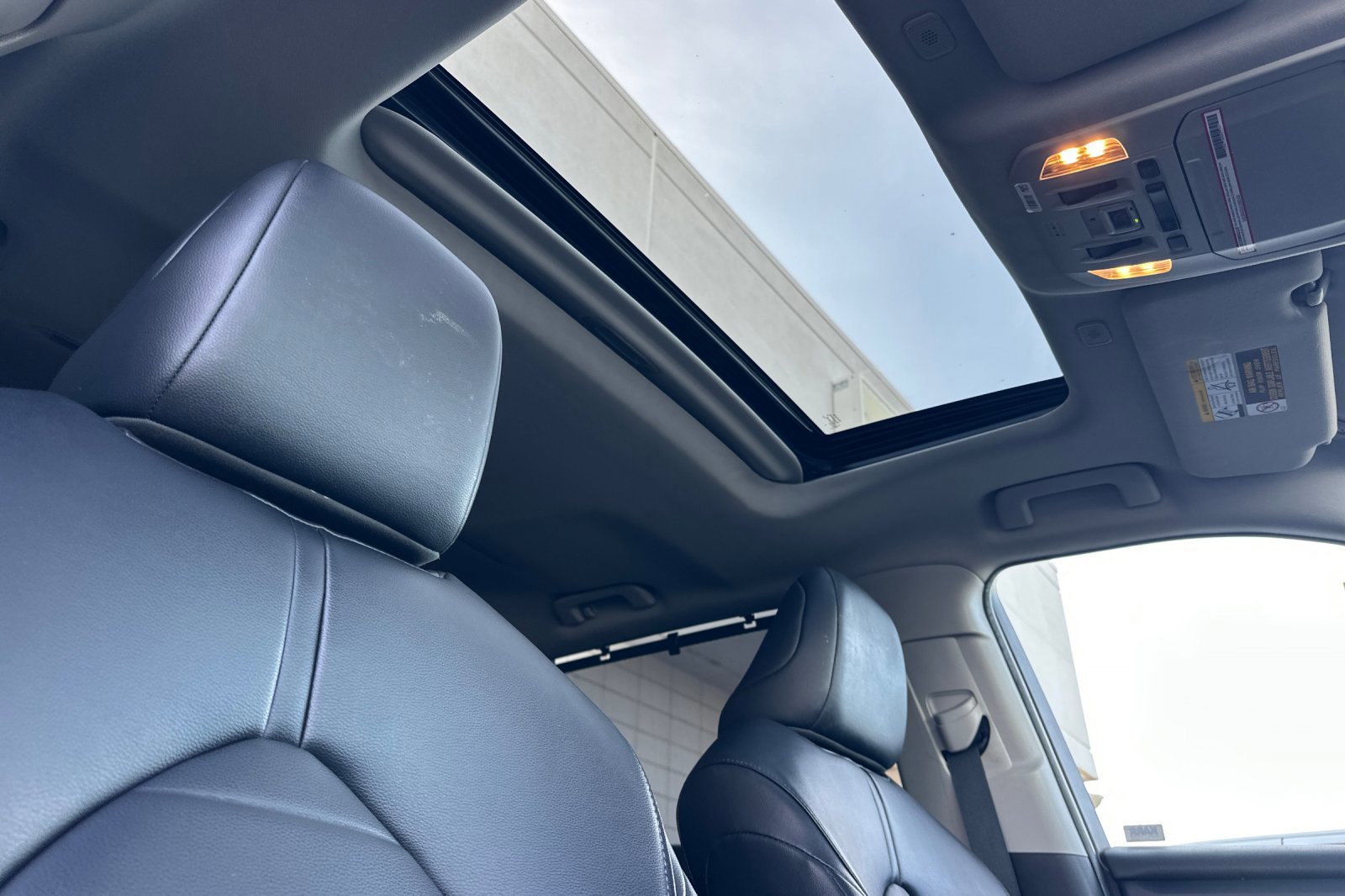 Used 2023 Toyota Highlander XLE image 18