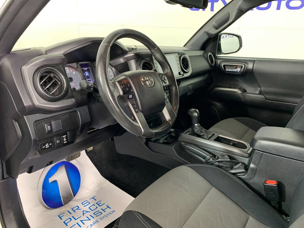 Used 2021 Toyota Tacoma TRD Off-Road w/ Technology Package AWD/4WD image 16