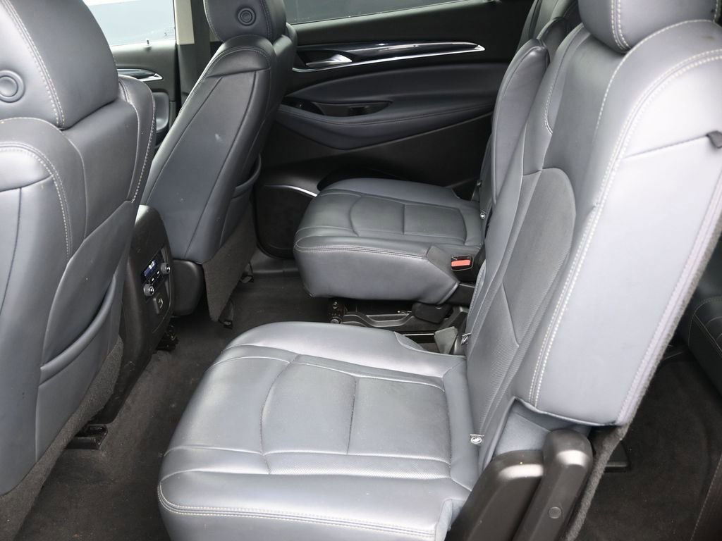 Used 2020 Buick Enclave Essence image 13