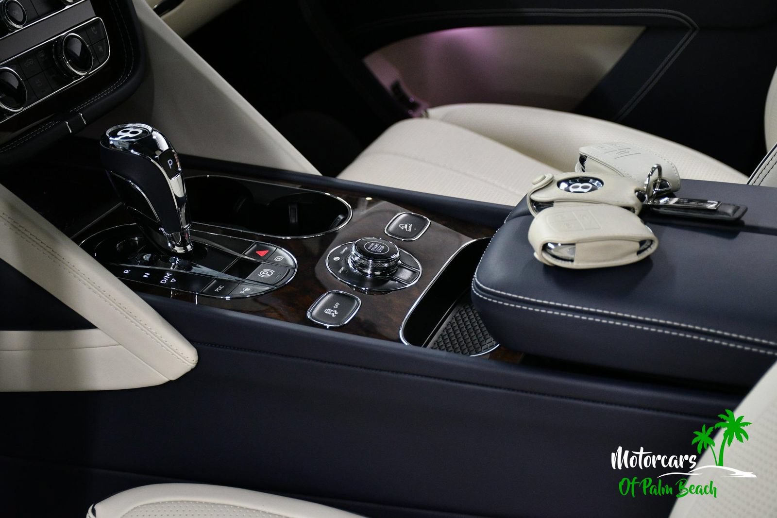 Used 2023 Bentley Bentayga AWD/4WD image 37