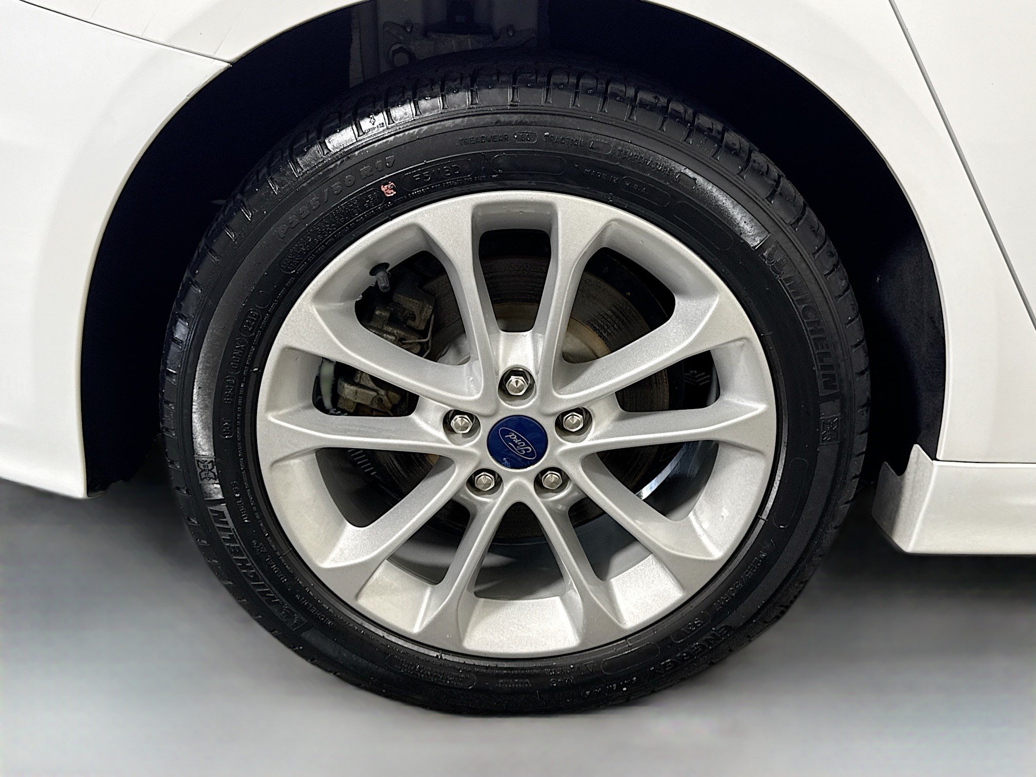 Used 2020 Ford Fusion SE FWD image 33