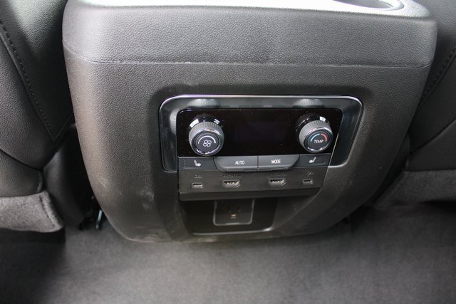 New 2025 Chevrolet Suburban Premier image 23