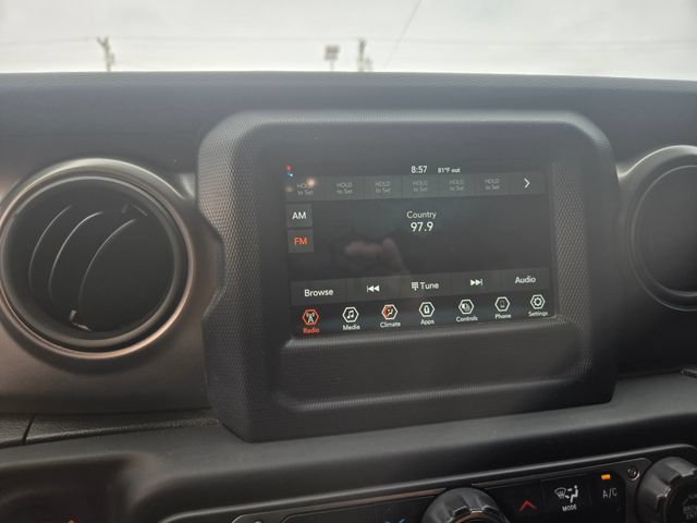 Used 2023 Jeep Gladiator Sport AWD/4WD image 5