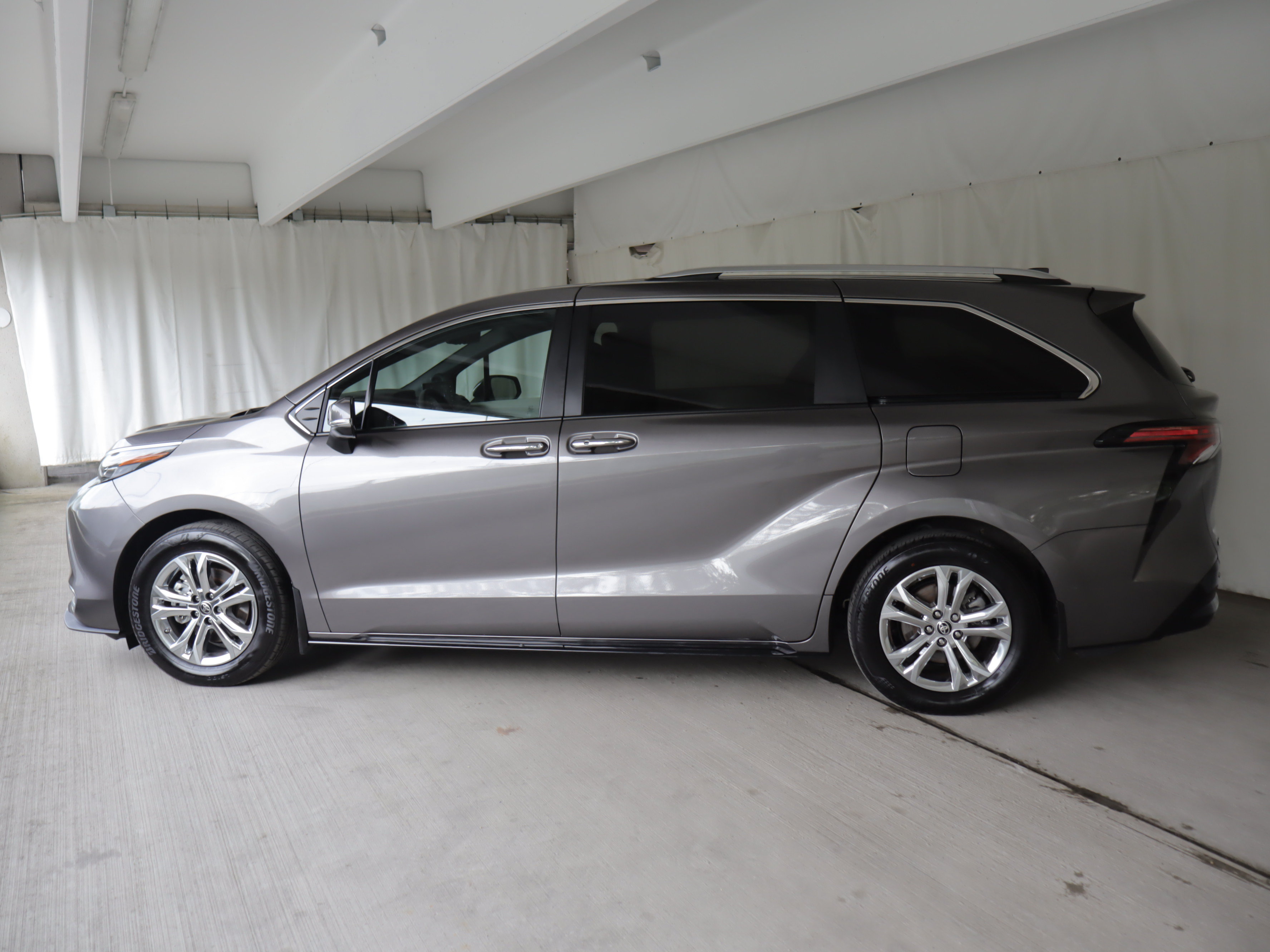 Used 2024 Toyota Sienna Platinum AWD/4WD image 25