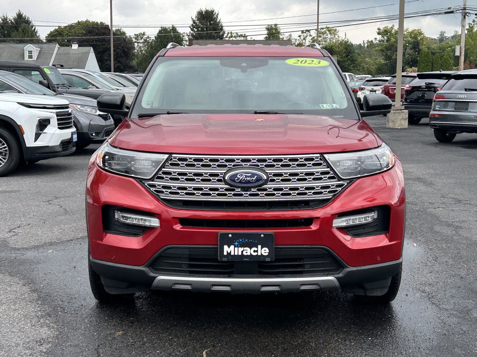 Used 2023 Ford Explorer Limited image 2