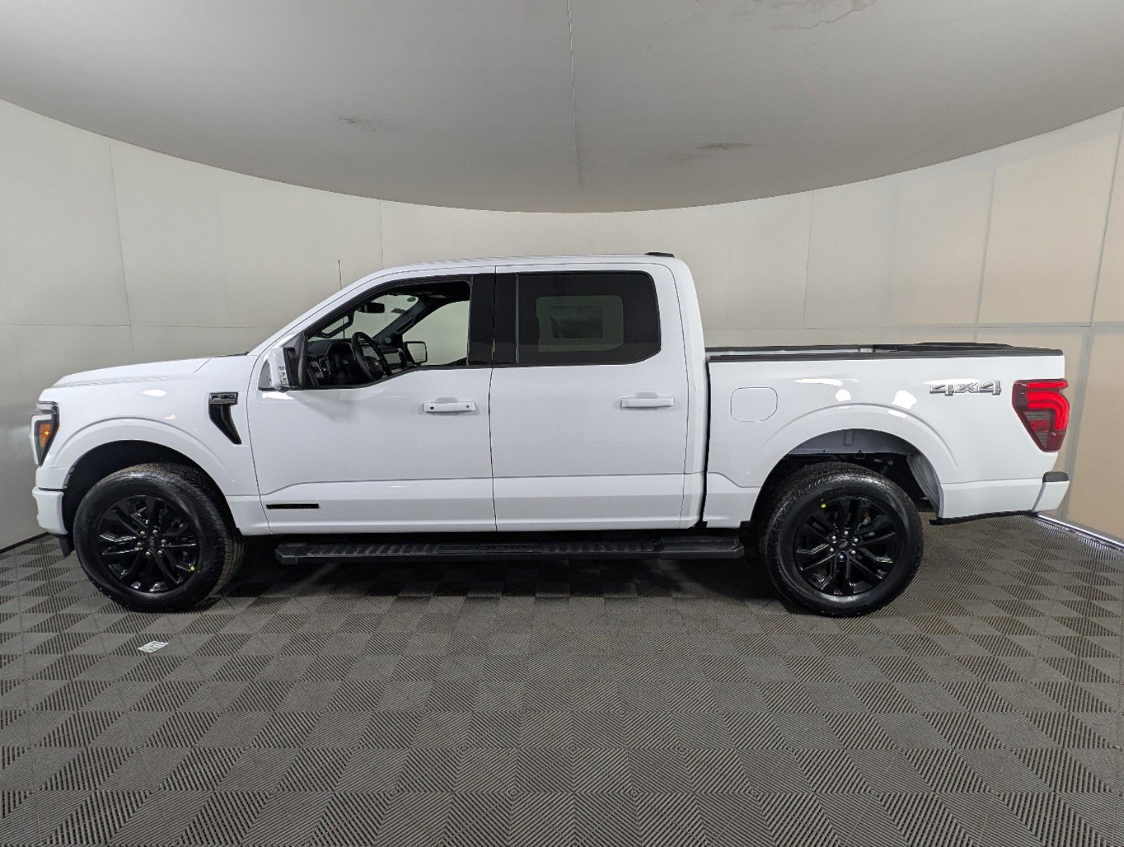 New 2025 Ford F150 Lariat w/ Equipment Group 502A High image 4