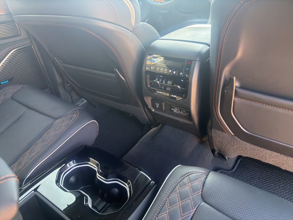 Used 2024 Jeep Grand Cherokee L Summit AWD/4WD image 28