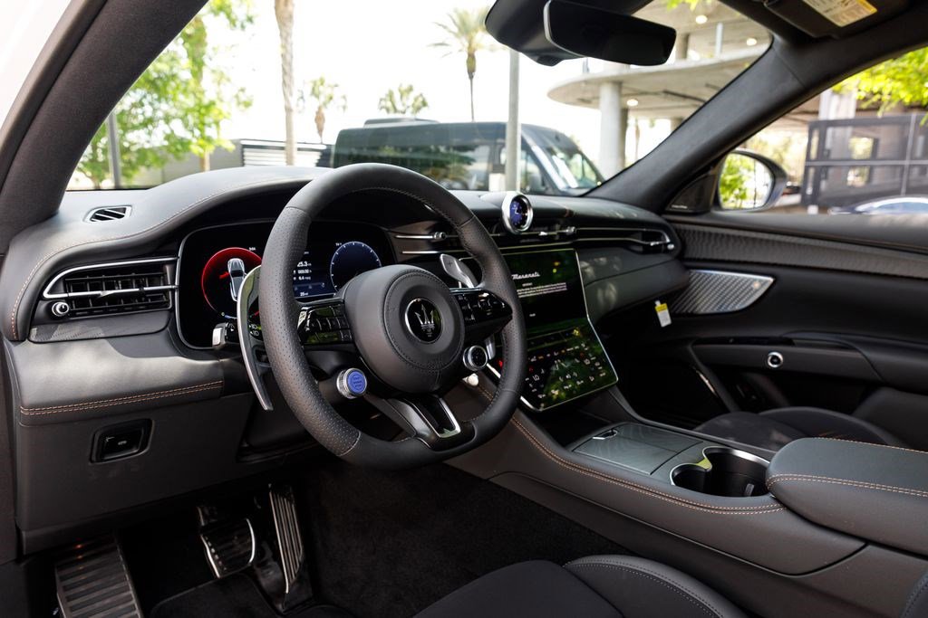 New 2026 Maserati Grecale Modena image 33