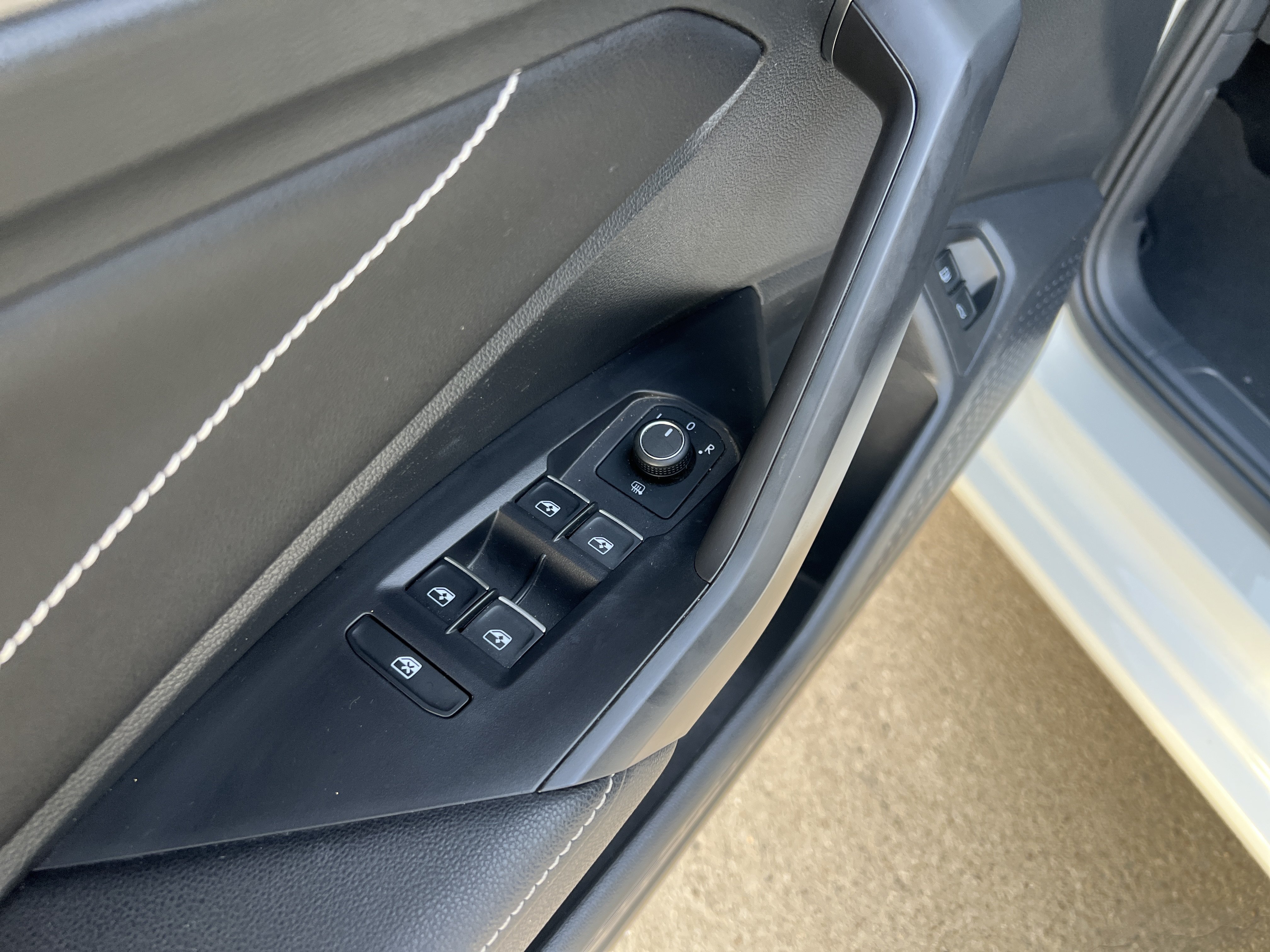 Certified 2022 Volkswagen Jetta SEL FWD image 13