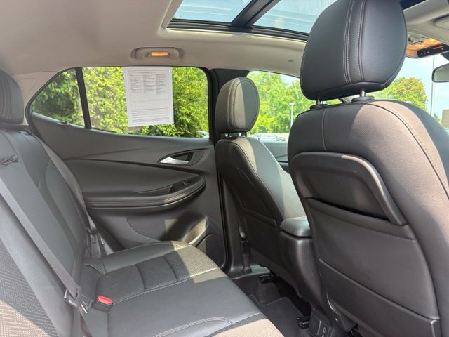 Used 2020 Buick Encore GX Essence w/ Experience Buick Package FWD image 17