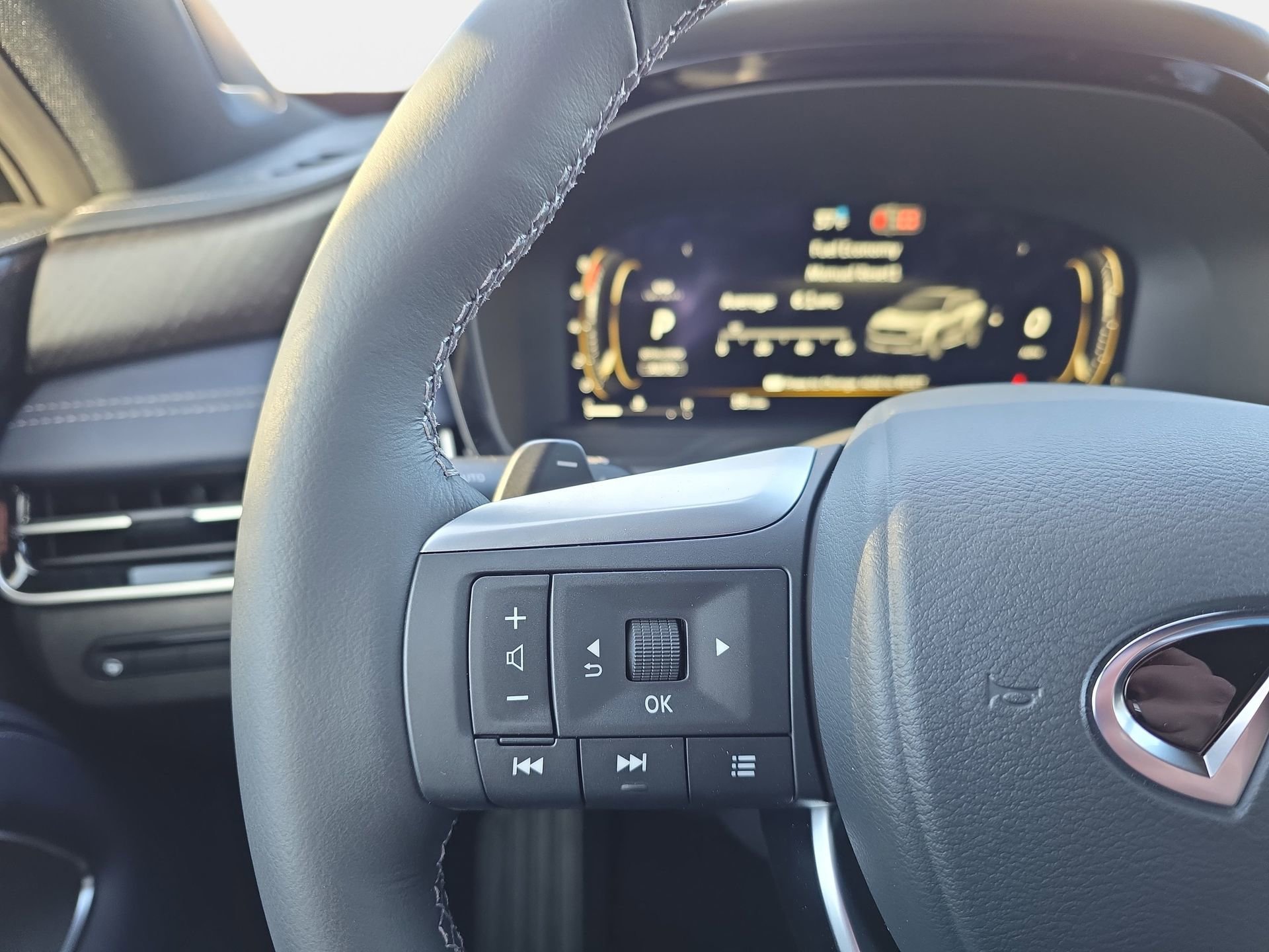 New 2026 INFINITI QX60 Sport w/ Dark Cargo Package image 17