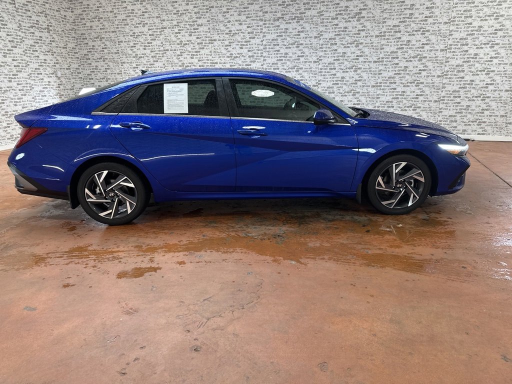 Certified 2024 Hyundai Elantra SEL w/ Convenience Package image 8