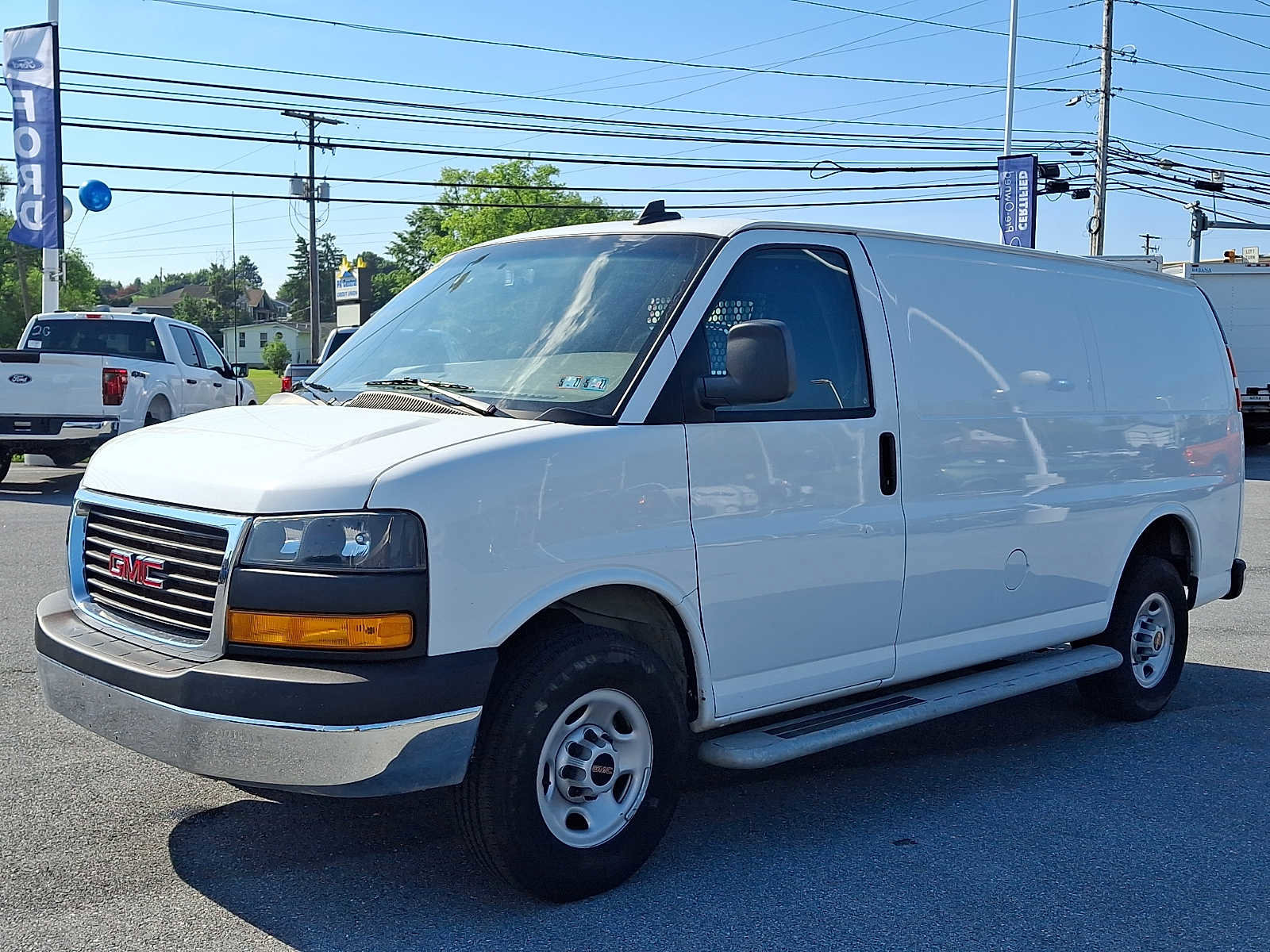 Used 2024 GMC Savana 2500 w/ Driver Convenience Package RWD image 3