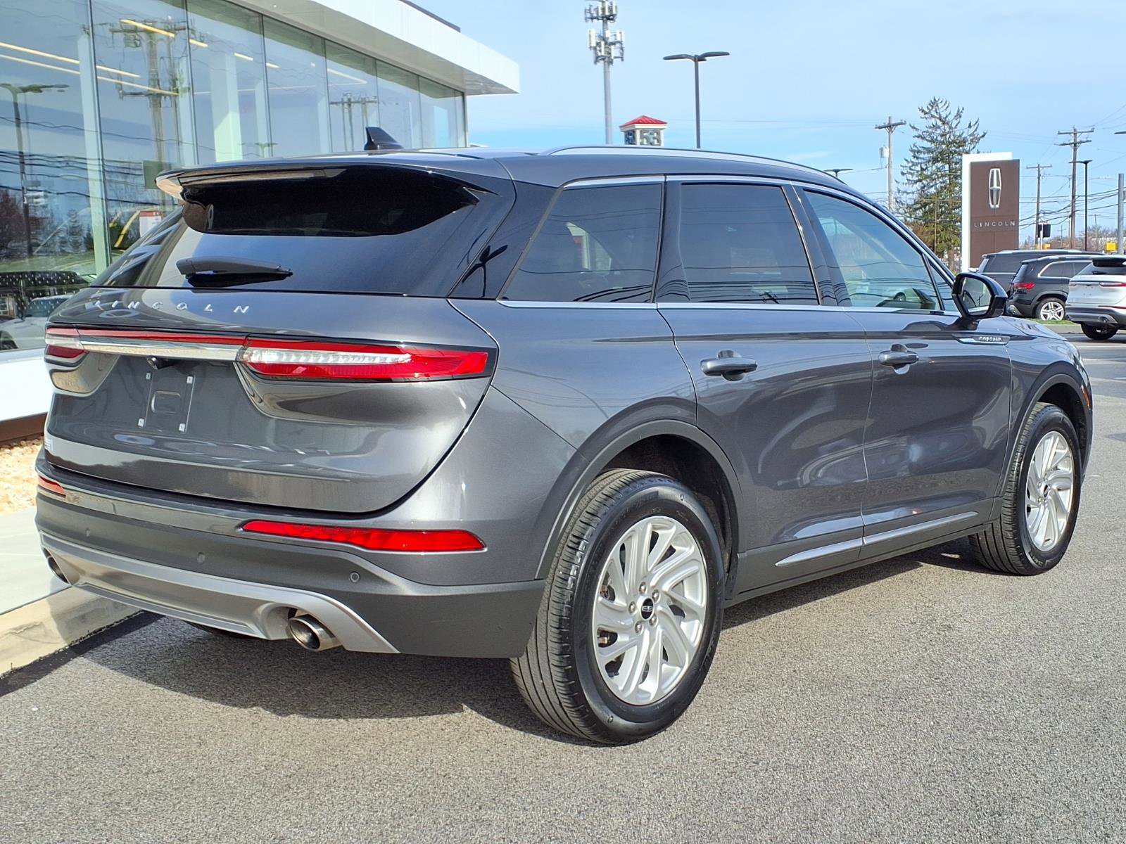 Certified 2022 Lincoln Corsair FWD image 4